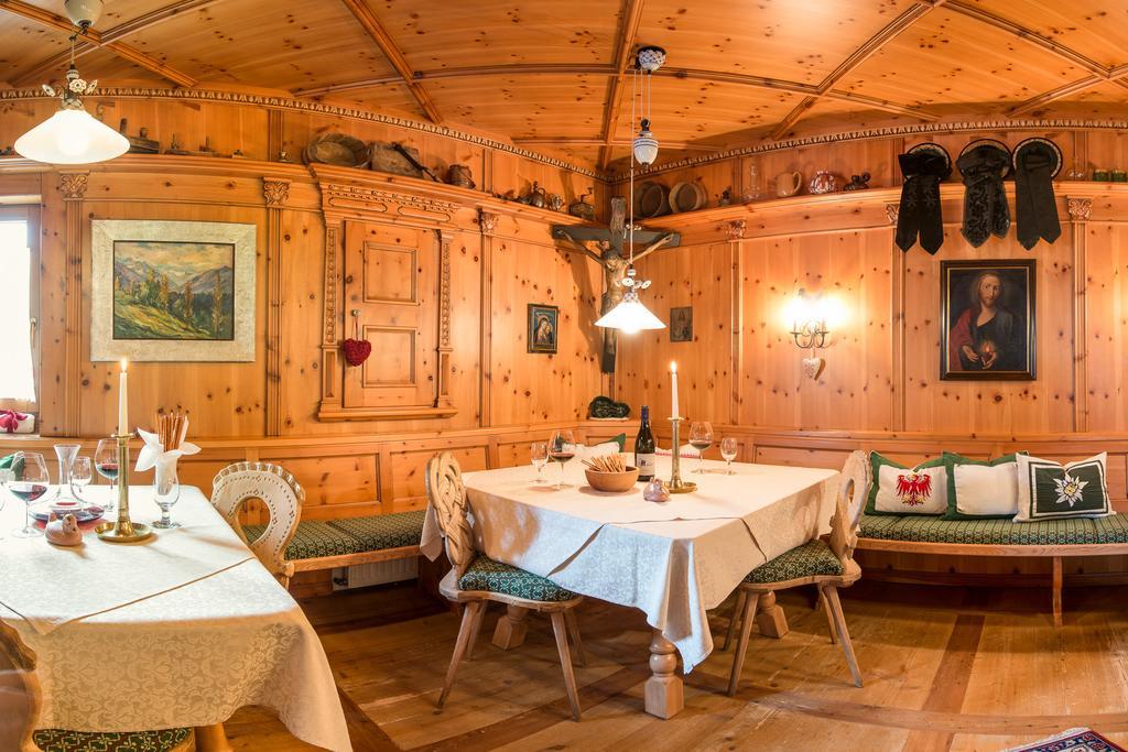 Familien- & Vitalhotel Auenhof Fulpmes Kültér fotó