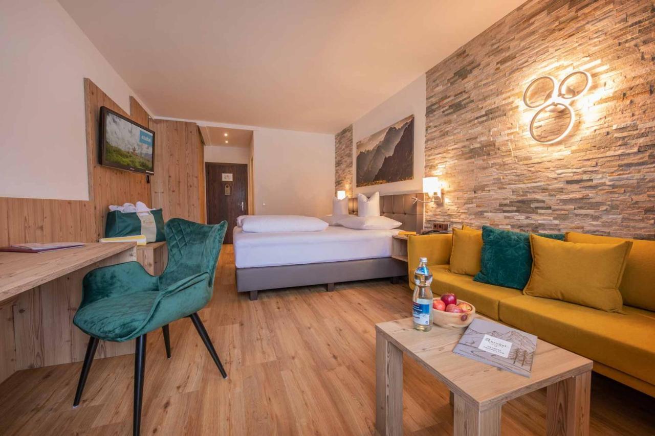 Familien- & Vitalhotel Auenhof Fulpmes Kültér fotó