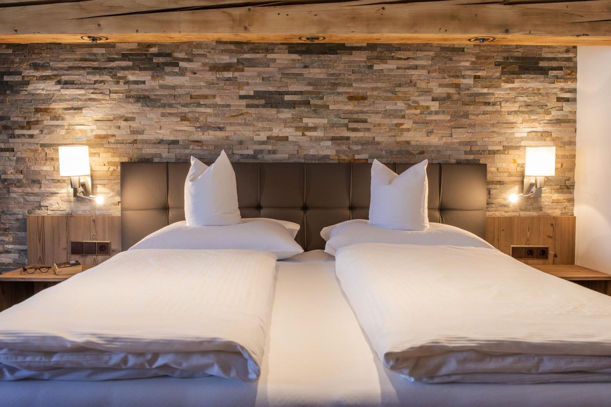 Familien- & Vitalhotel Auenhof Fulpmes Kültér fotó